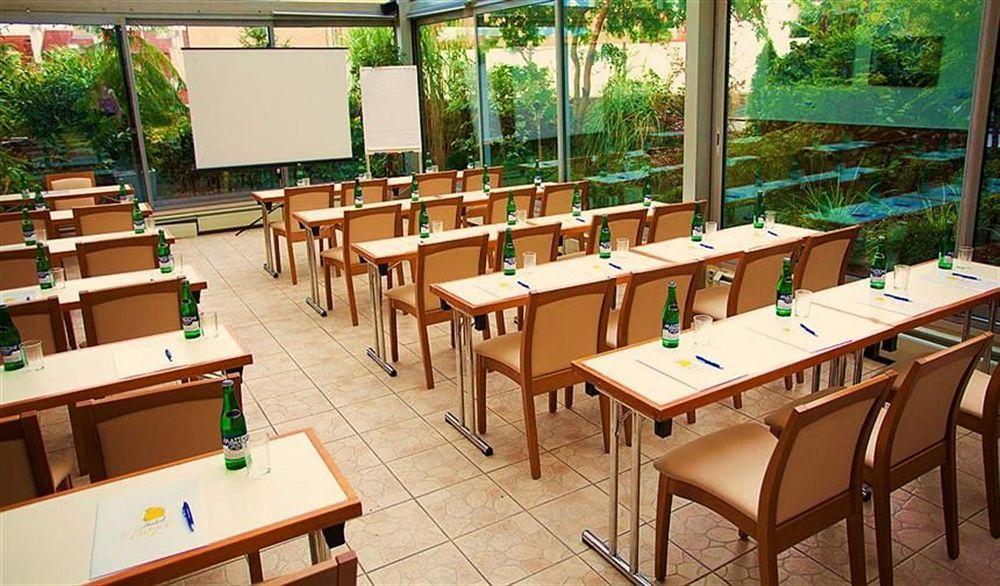 Hotel Troja Прага Экстерьер фото